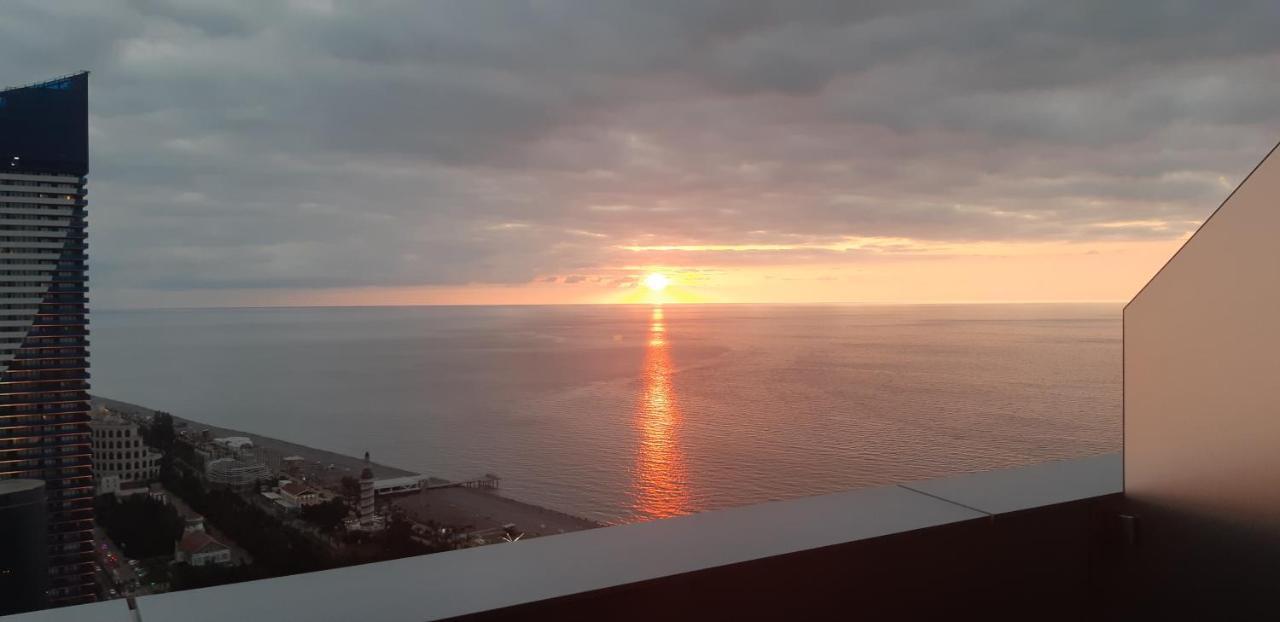 Alliance Palace Sea View Apartament
